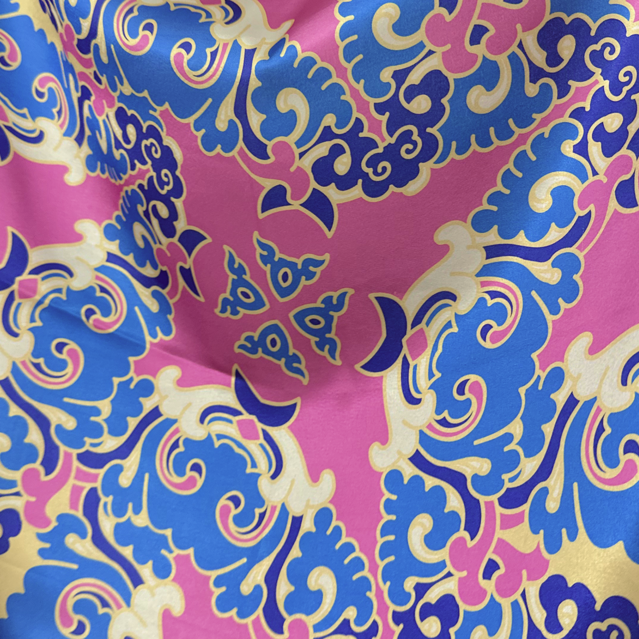 Lenço Ritmo em Cetim 65x65cm