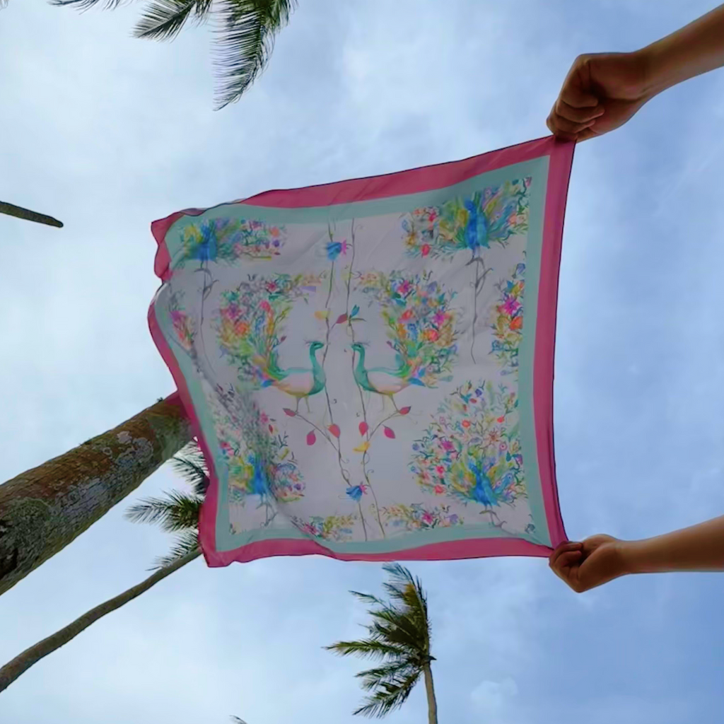 Lenço Sofia em Cetim 65x65cm